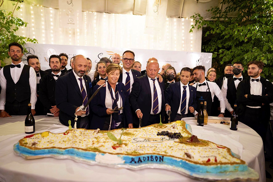 Sicilia in Bolle, a story of success, toasts and smiles