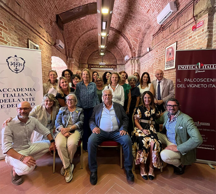 Enoteca Italiana Siena. Donne vino copia